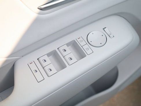 New 2026 Hyundai Kona SEL Premium image 10