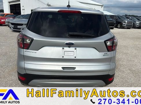 Used 2017 Ford Escape SE FWD image 7