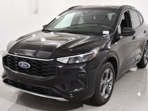 Used 2024 Ford Escape ST-Line w/ Tech Pack #1 AWD/4WD image 2
