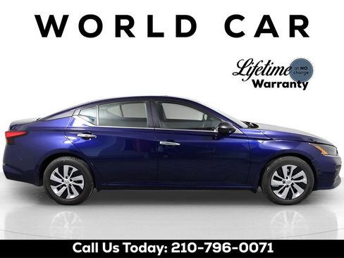 Certified 2024 Nissan Altima 2.5 S image 11