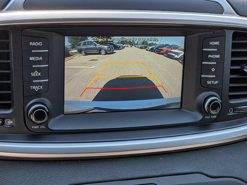 Used 2020 Kia Sorento L FWD image 23
