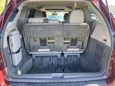 Used 2016 Toyota Sienna XLE FWD image 11