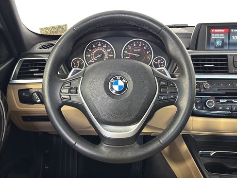 Used 2018 BMW 330i Sedan RWD image 10