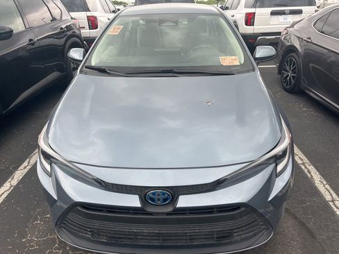 Used 2024 Toyota Corolla LE image 2