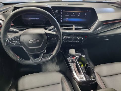 Certified 2024 Chevrolet Trax RS w/ Sunroof Package FWD image 28