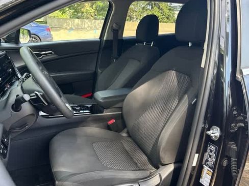 Used 2023 Kia Sportage LX AWD/4WD image 5