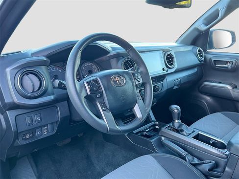 Used 2023 Toyota Tacoma TRD Sport image 9