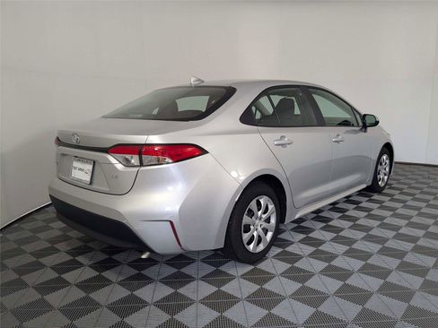 Certified 2025 Toyota Corolla LE FWD image 5