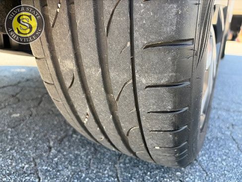 Used 2019 Volvo XC40 T5 R-Design image 10