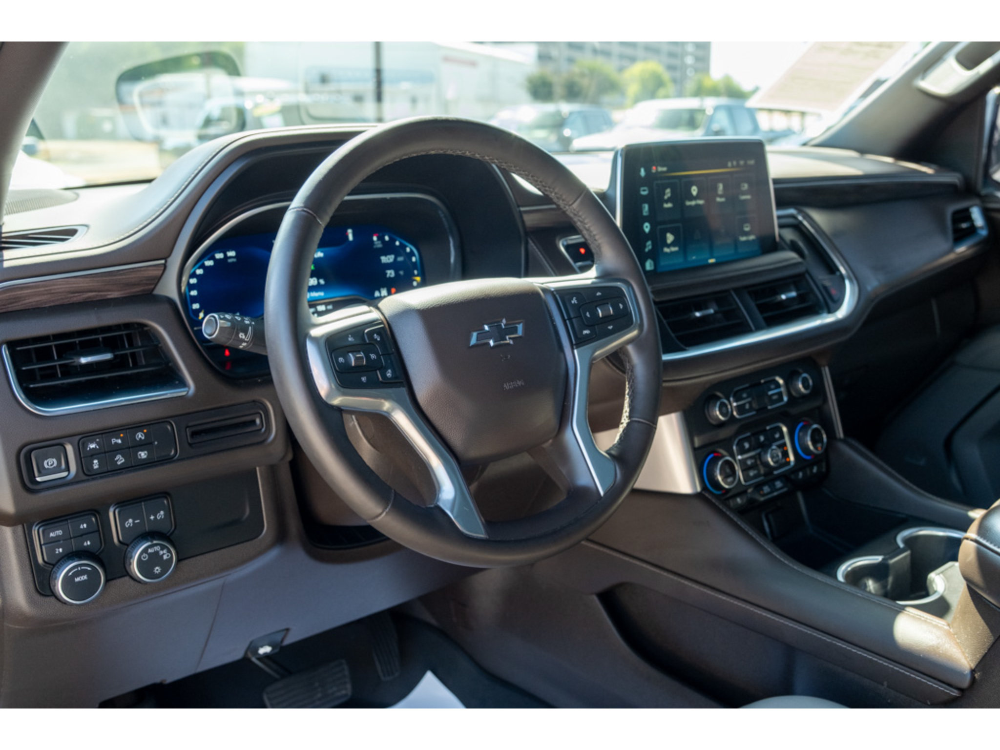 Used 2023 Chevrolet Tahoe Z71 w/ Luxury Package AWD/4WD image 11