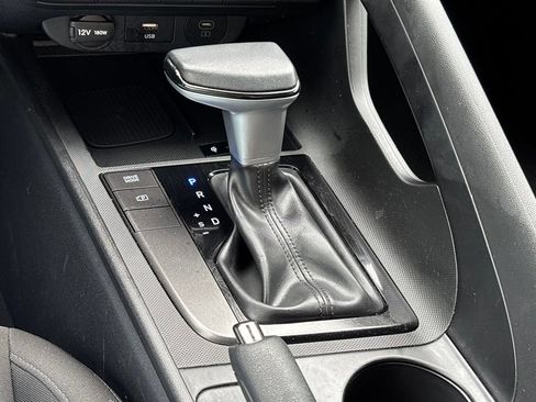 Used 2025 Hyundai Elantra Sport FWD image 19
