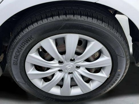 Used 2013 Toyota Corolla LE FWD image 33