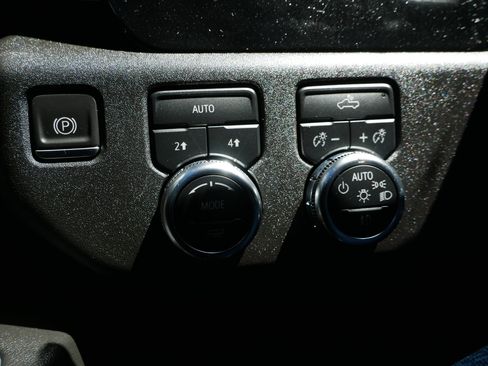 Used 2022 GMC Sierra 1500 Elevation AWD/4WD image 16