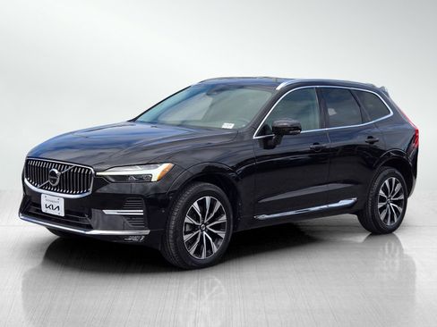 Used 2023 Volvo XC60 B5 Plus FWD image 8