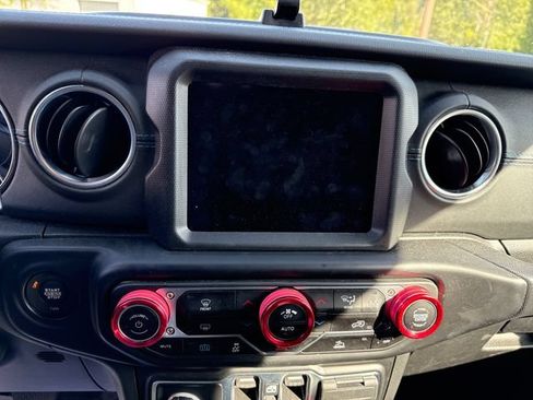 Used 2022 Jeep Wrangler Unlimited Rubicon 4xe AWD/4WD image 20