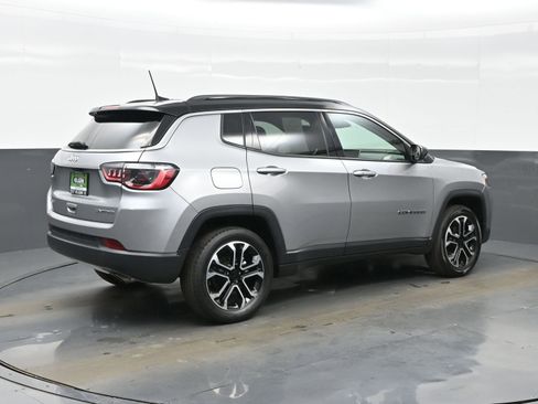Used 2022 Jeep Compass Limited AWD/4WD image 8