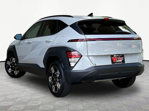 Used 2024 Hyundai Kona SEL AWD/4WD image 4