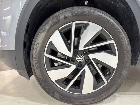 Used 2024 Volkswagen Atlas SE image 8