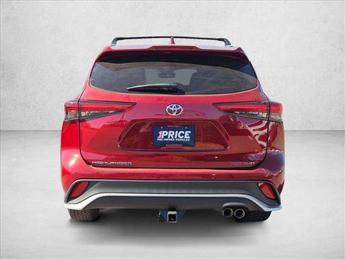 Used 2021 Toyota Highlander XSE image 7
