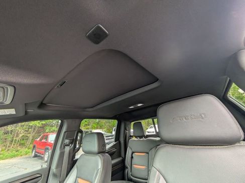 Used 2024 GMC Sierra 1500 AT4 w/ Technology Package AWD/4WD image 28