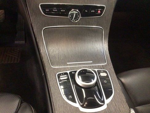 Used 2019 Mercedes-Benz C 300 Sedan w/ Premium Package image 23