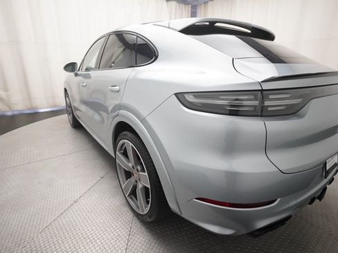 Certified 2023 Porsche Cayenne GTS AWD/4WD image 7