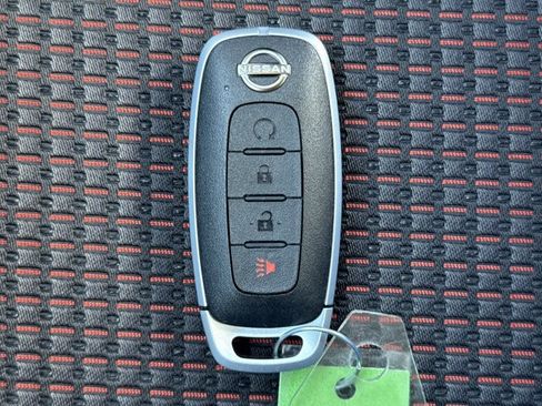 New 2026 Nissan Kicks SR w/ SR Premium Package FWD image 19