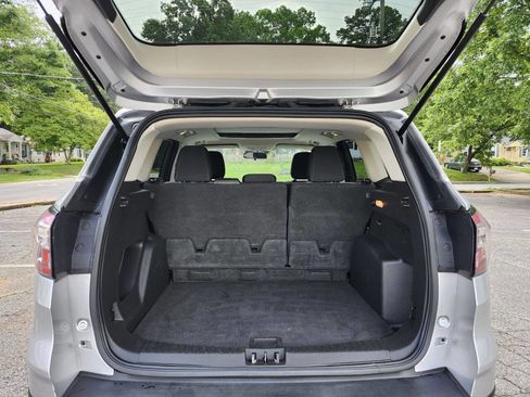 Used 2018 Ford Escape SE FWD image 14