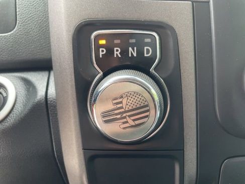 Used 2015 RAM 1500 Express RWD image 21