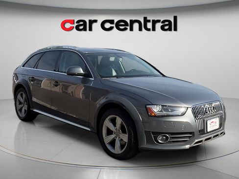 Used 2016 Audi A4 Premium w/ Audi MMI Navigation Plus AWD/4WD image 7
