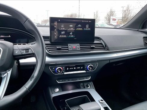 Used 2025 Audi Q5 2.0T Premium image 18