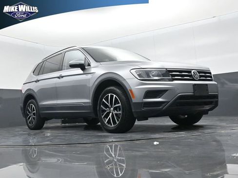 Used 2021 Volkswagen Tiguan SE image 17