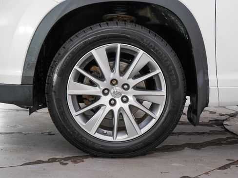 Used 2015 Toyota Highlander XLE AWD/4WD image 29