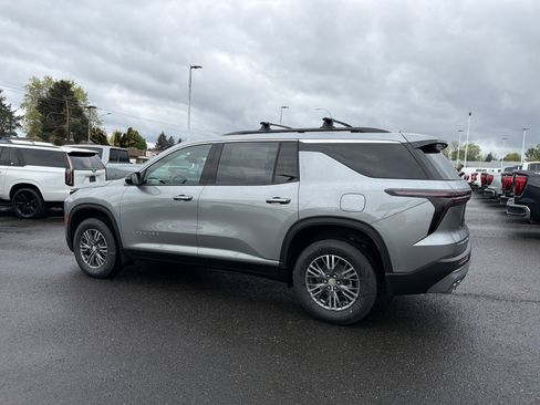 New 2026 Chevrolet Traverse LT w/ LPO, Cargo Package AWD/4WD image 3