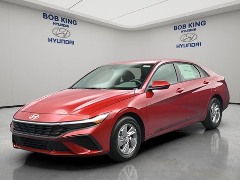 New 2026 Hyundai Elantra SE FWD image 1