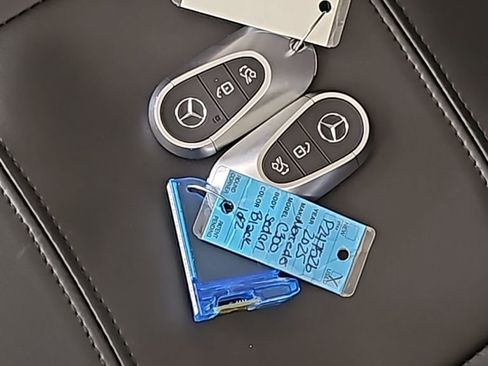Used 2025 Mercedes-Benz C 300 4MATIC Sedan image 5