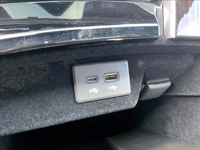 Certified 2025 Cadillac Escalade Premium Luxury AWD/4WD image 26