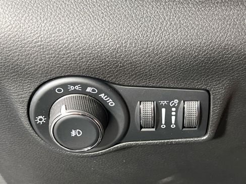 Used 2022 Jeep Compass Limited w/ Sun and Sound Group AWD/4WD image 10