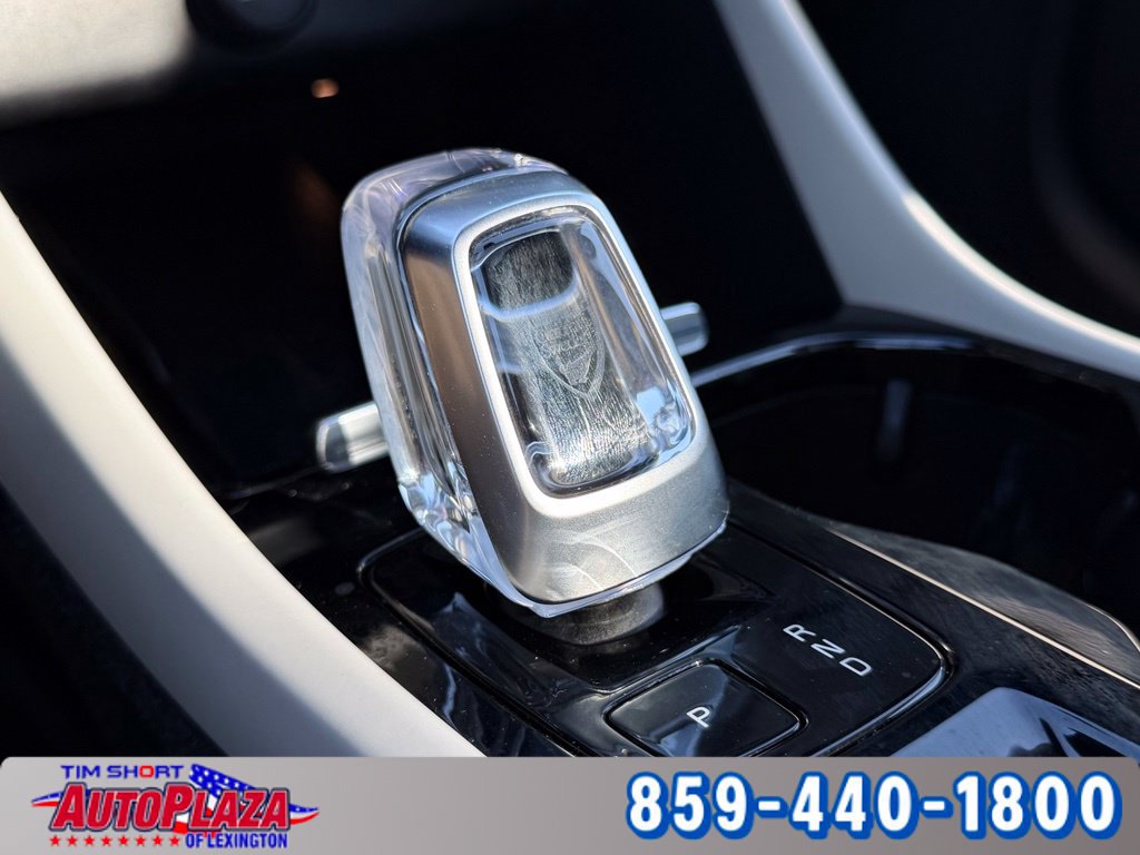 Used 2023 Volvo XC40 B4 Ultimate FWD image 21