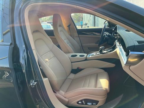 Used 2021 Porsche Panamera image 9