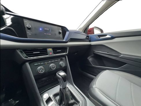 Used 2022 Volkswagen Taos SE FWD image 41