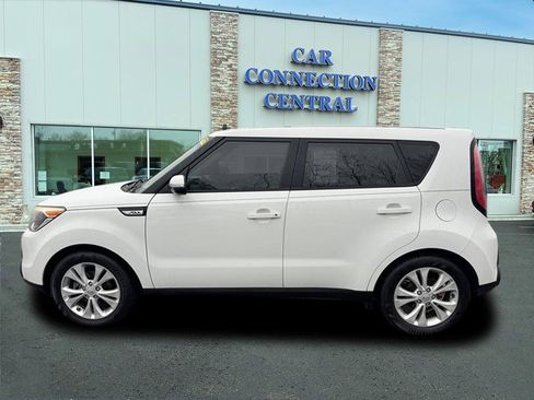 Used 2014 Kia Soul + w/ UVO w/Eservices Package image 2