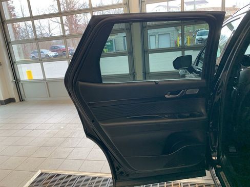 Used 2024 Hyundai Palisade Calligraphy image 14