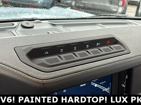 New 2025 Ford Bronco Badlands image 13