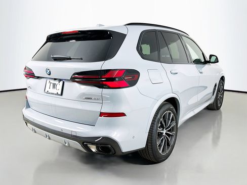 New 2026 BMW X5 xDrive40i w/ M Sport Package AWD/4WD image 5