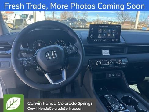 Used 2025 Honda Pilot EX-L image 11