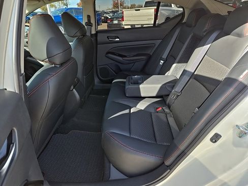 Used 2024 Nissan Altima 2.5 SR image 16