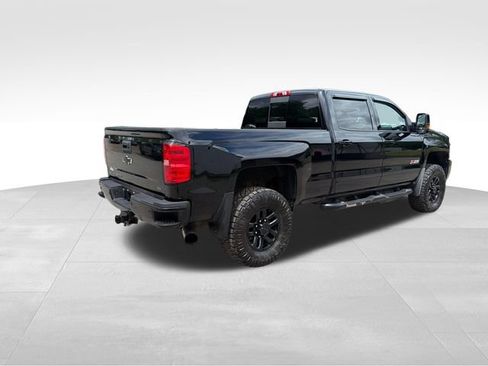 Used 2018 Chevrolet Silverado 2500 LTZ w/ Midnight Edition AWD/4WD image 3