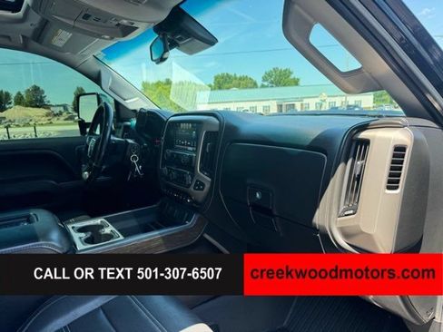 Used 2019 GMC Sierra 2500 Denali w/ Duramax Plus Package AWD/4WD image 10