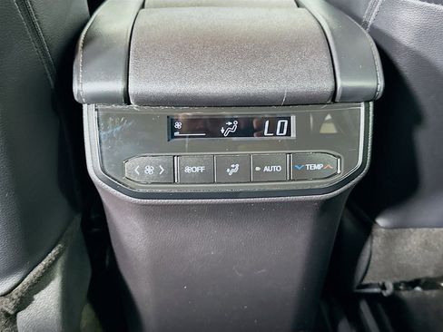 Certified 2025 Toyota Highlander XLE AWD/4WD image 25